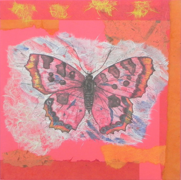Collage mit Schmetterlingillustration und handgeschöpften Papieren auf Leinwand