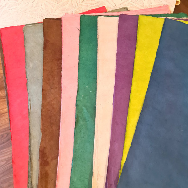 9 Lokta-Papiere verschiedene Farben